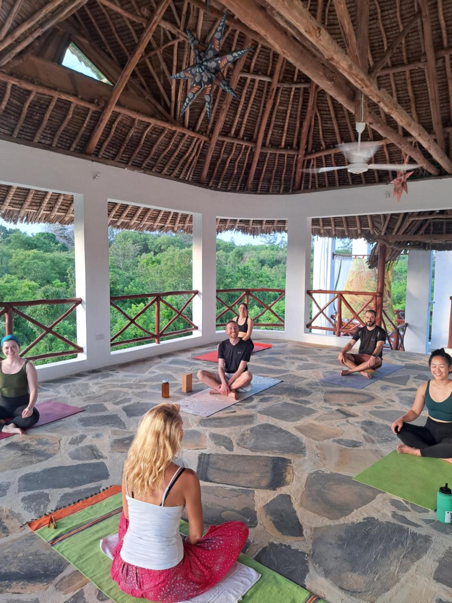 Diani Yoga Barn Bed & Breakfast Ukunda Ngoại thất bức ảnh