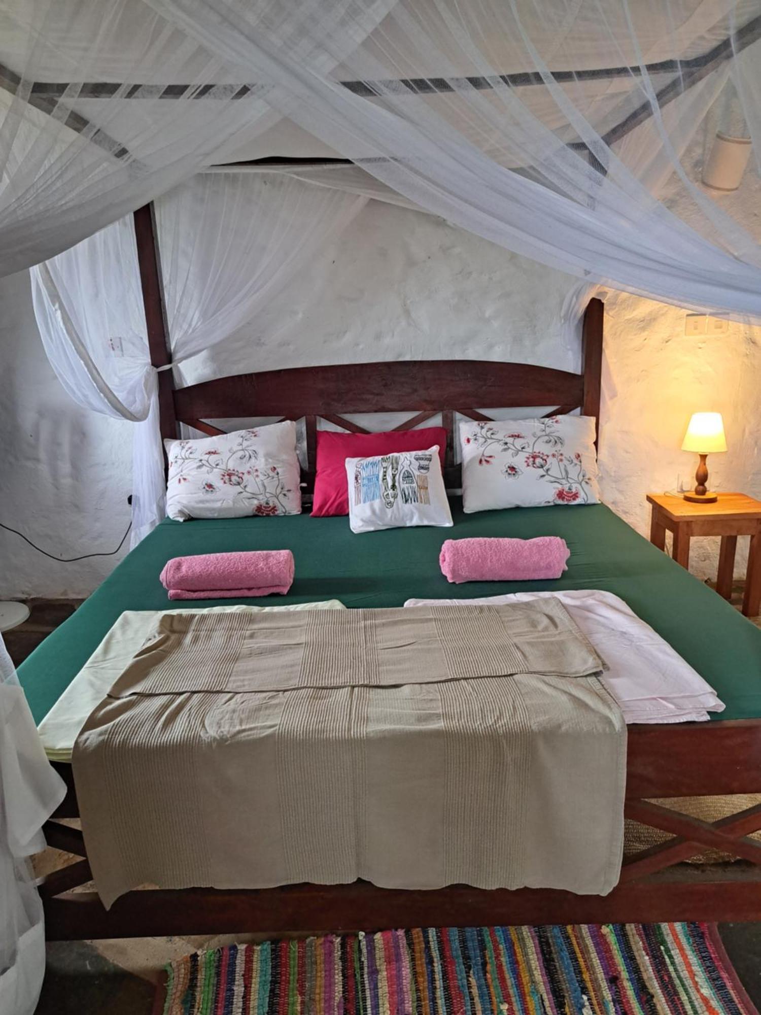 Diani Yoga Barn Bed & Breakfast Ukunda Ngoại thất bức ảnh