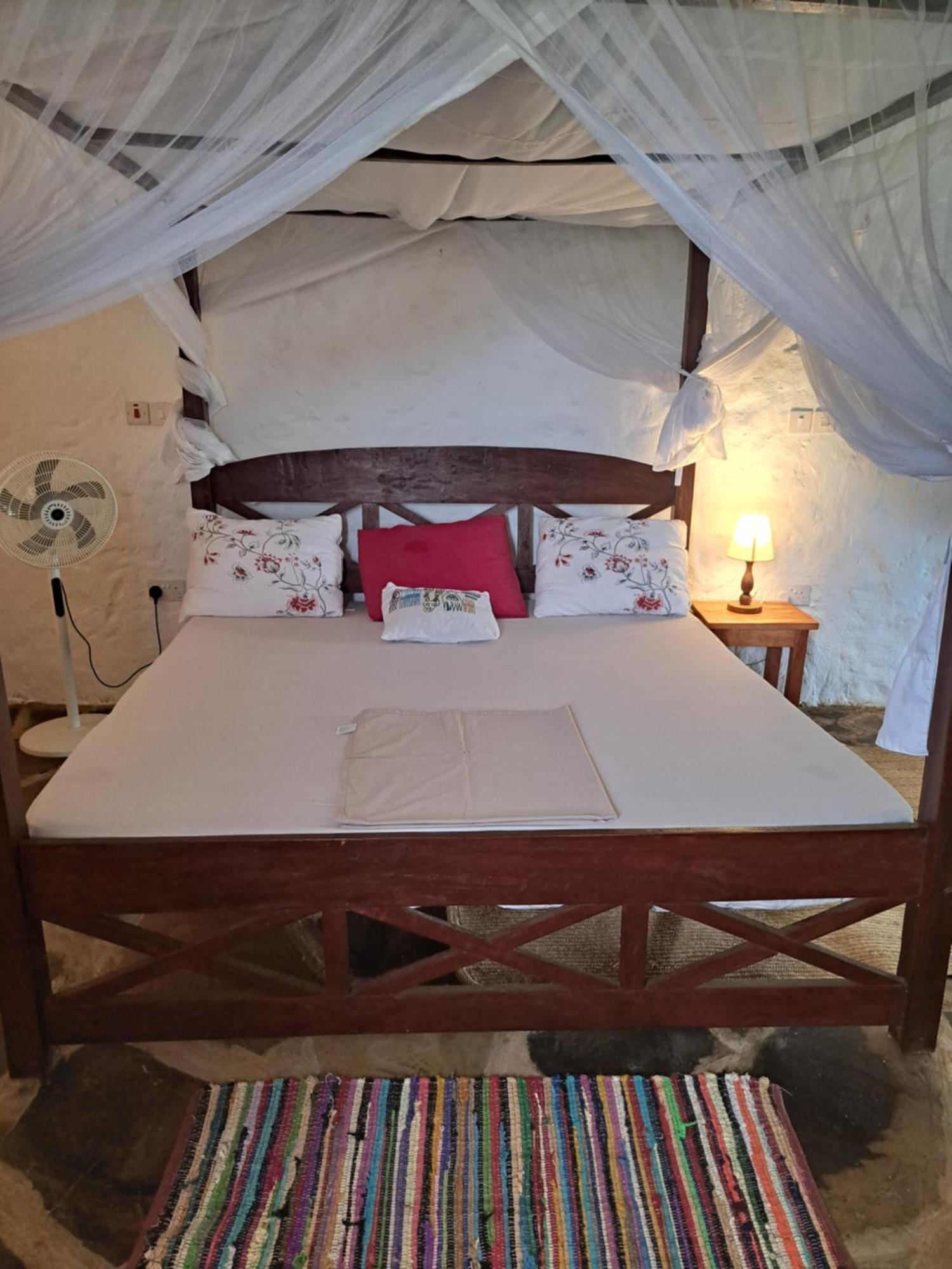 Diani Yoga Barn Bed & Breakfast Ukunda Ngoại thất bức ảnh